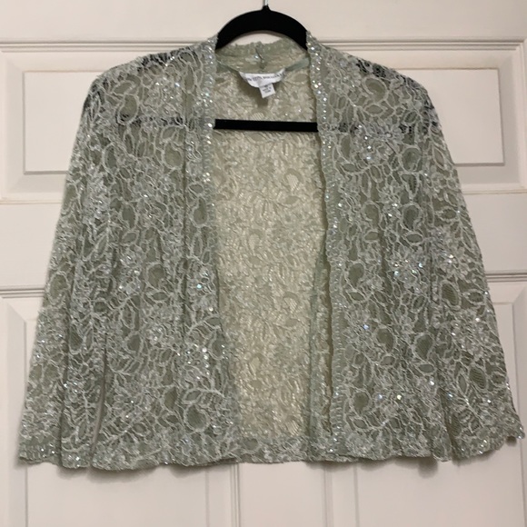 David’s Bridal beaded sequin Shrug - Picture 1 of 4